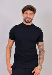 Camiseta Slim Gola Média Preta